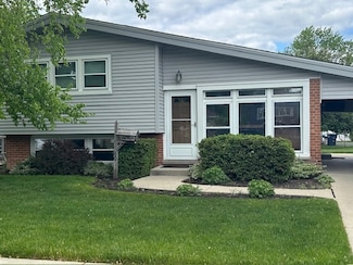 2080 Fox Ln, Des Plaines, IL 60018