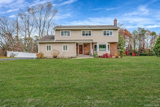 293 Marlin St, Dix Hills, NY 11746