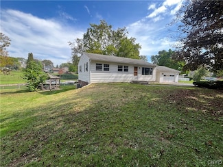 91 Pulsifer Dr, Auburn, NY 13021
