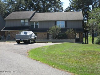 415 Highpoint Dr, Diamondhead, MS 39525