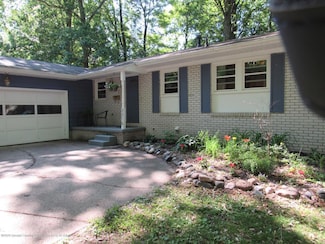 3315 Cardiff Ct, Lansing, MI 48911