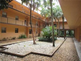 400 Commodore Dr Unit 209, Plantation, FL 33325