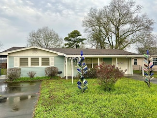 2234 6th St, Port Neches, TX 77651