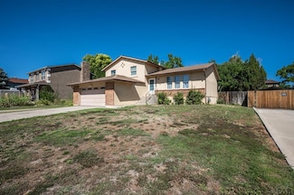 2215 Norman Ln, Pueblo, CO 81005