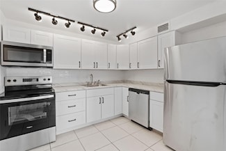 302 Wellington C Unit 302, West Palm Beach, FL 33417