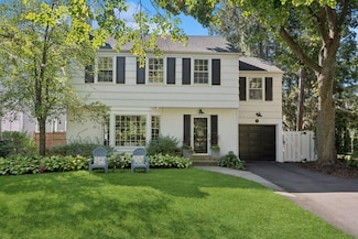 2437 Kenilworth Ave, Wilmette, IL 60091