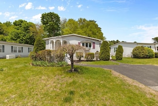 5 Forsythia Ln, Rockland, MA 02370