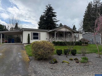344 SE Hazel St, Mill City, OR 97360