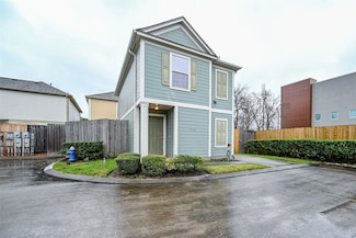 1702 Redwing Pines Dr, Houston, TX 77009