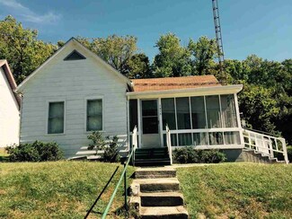 1015 W Vine St, Brownstown, IN 47220