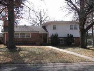 9911 W Shade Ln, Wichita, KS 67212