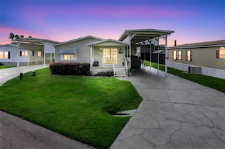 5035 Northshore Dr, Polk City, FL 33868