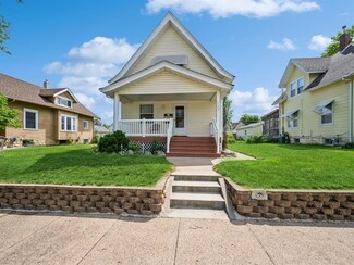 1823 Hamilton St SW, Cedar Rapids, IA 52404