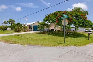 312 SE Starflower Ave, Port Saint Lucie, FL 34984