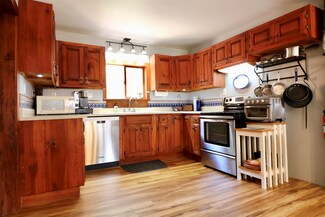 716 Western Ave, Henniker, NH 03242