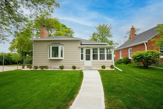 5001 N Bay Ridge Ave, Milwaukee, WI 53217
