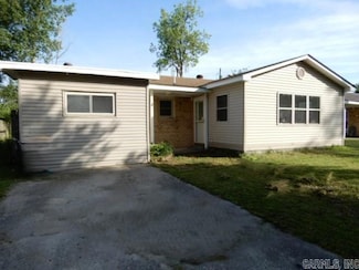 209 Quapaw St, Steele, MO 63877