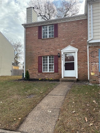 923 Captains Ct, Chesapeake, VA 23320