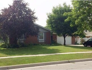 981 Marlene Ave, Elgin, IL 60123