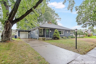 195 E 28th St, Holland, MI 49423