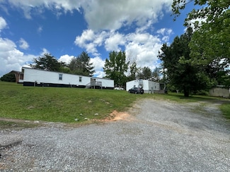 2341 Pocket Rd, Hurt, VA 24563