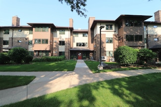 1 Maple Wood Ln Unit 202, Madison, WI 53704