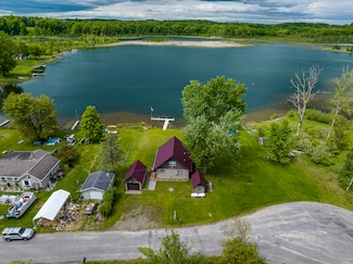 3050 Thorpe Dr, Delton, MI 49046