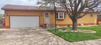 2004 N 10th St, Garden City, KS 67846