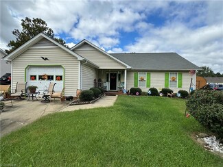 1707 Saint Charles Ln, Greensboro, NC 27405