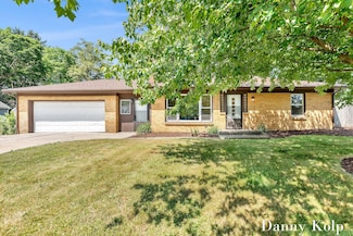 511 Charlotte Ave NW, Grand Rapids, MI 49504