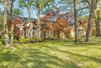 709 Castlewood Ln, Arlington, TX 76012