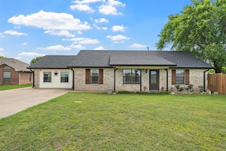401 Lee Ln, Lorena, TX 76655