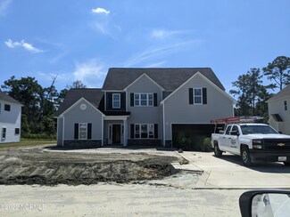 121 W Broughton Ln, Rocky Point, NC 28457