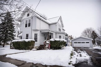 32 Troy St, Seneca Falls, NY 13148