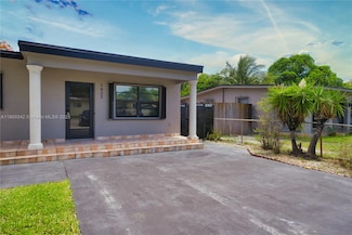 1022 E 18th St, Hialeah, FL 33013