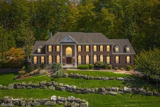 38 Morgan Dr, Sparta, NJ 07871