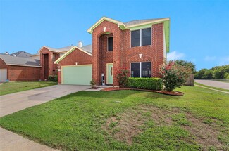 7821 Salton Ln, Arlington, TX 76001