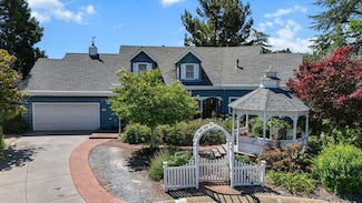 3330 Scenic Dr, Redding, CA 96001