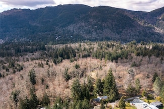 715 Iowa Heights Rd, Sedro Woolley, WA 98284