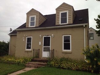 401 Junius St, Loves Park, IL 61111