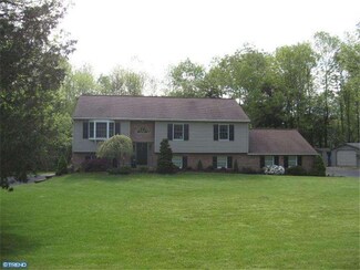 4589 N Twin Valley Rd, Elverson, PA 19520