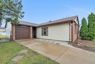 20049 S Graceland Ln, Frankfort, IL 60423