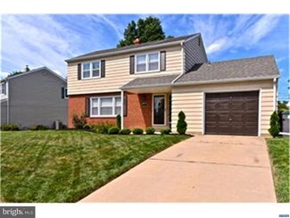 8 Yeates Dr, New Castle, DE 19720