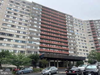 5340 Holmes Run Pkwy Unit 217, Alexandria, VA 22304