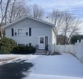 25 Cranston Ave, Dedham, MA 02026
