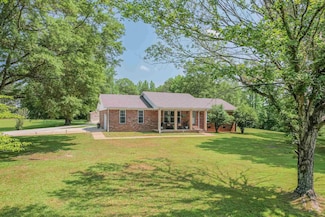 2250 Hamburg Rd, Michie, TN 38357