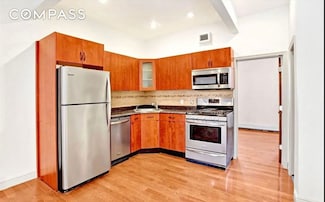323 7th St Unit 2, Brooklyn, NY 11215