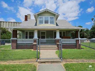 301 E 1st St, Abilene, KS 67410