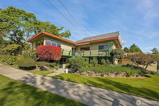 5004 38th Ave NE, Seattle, WA 98105