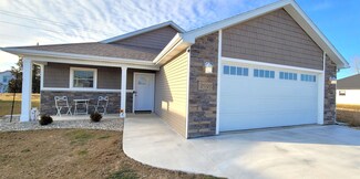 2021 Linchel Ct, Angola, IN 46703